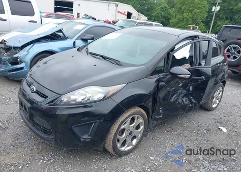 2013 Ford Fiesta Titanium из США, поврежденный, VIN 3FADP4FJ2DM113719